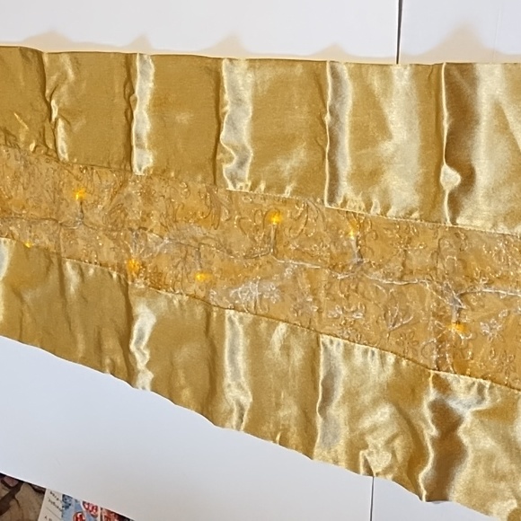 New Gold Pre Lighted Holiday Table Runner - Picture 9 of 12